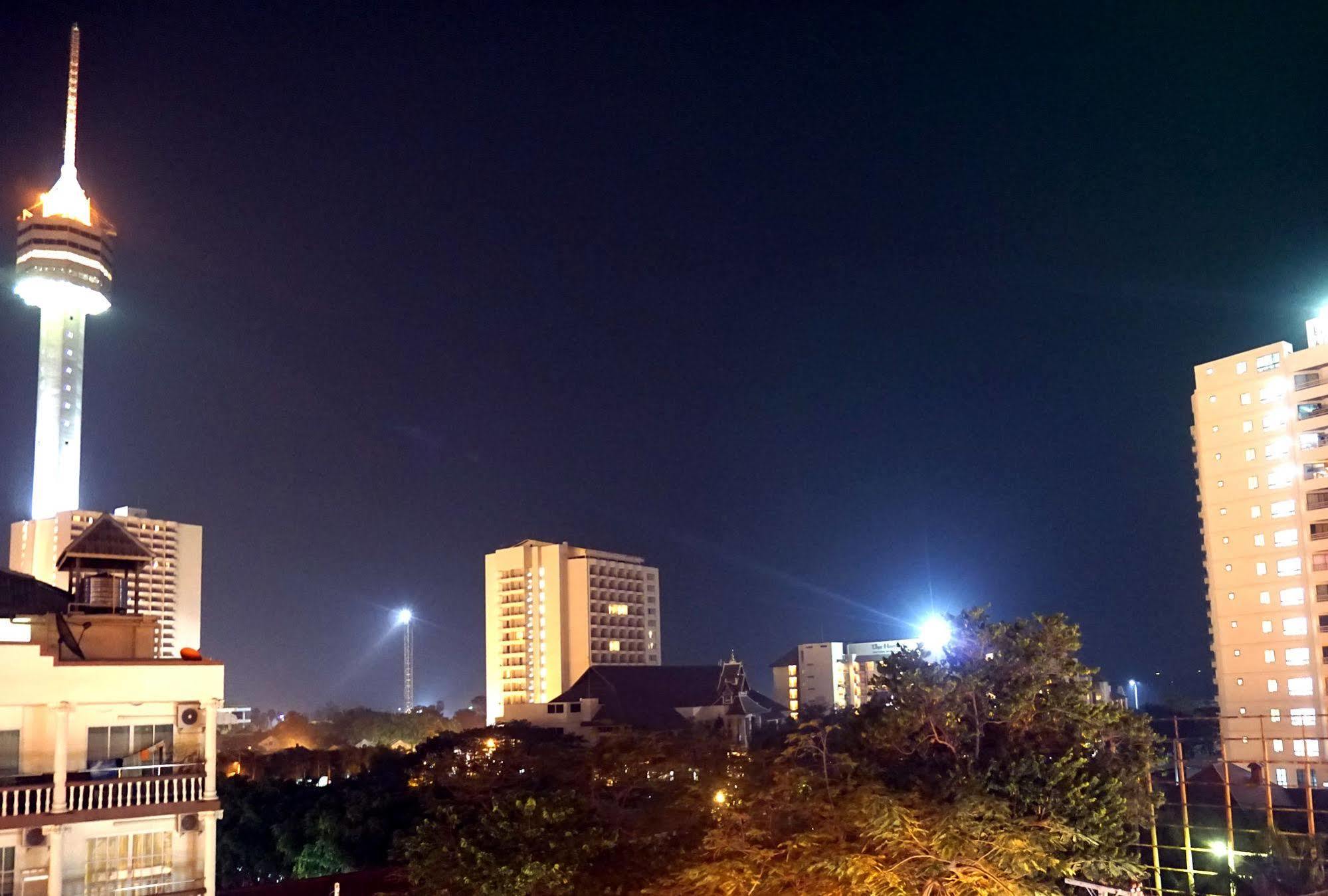 Aya Place Pattaya Exteriör bild